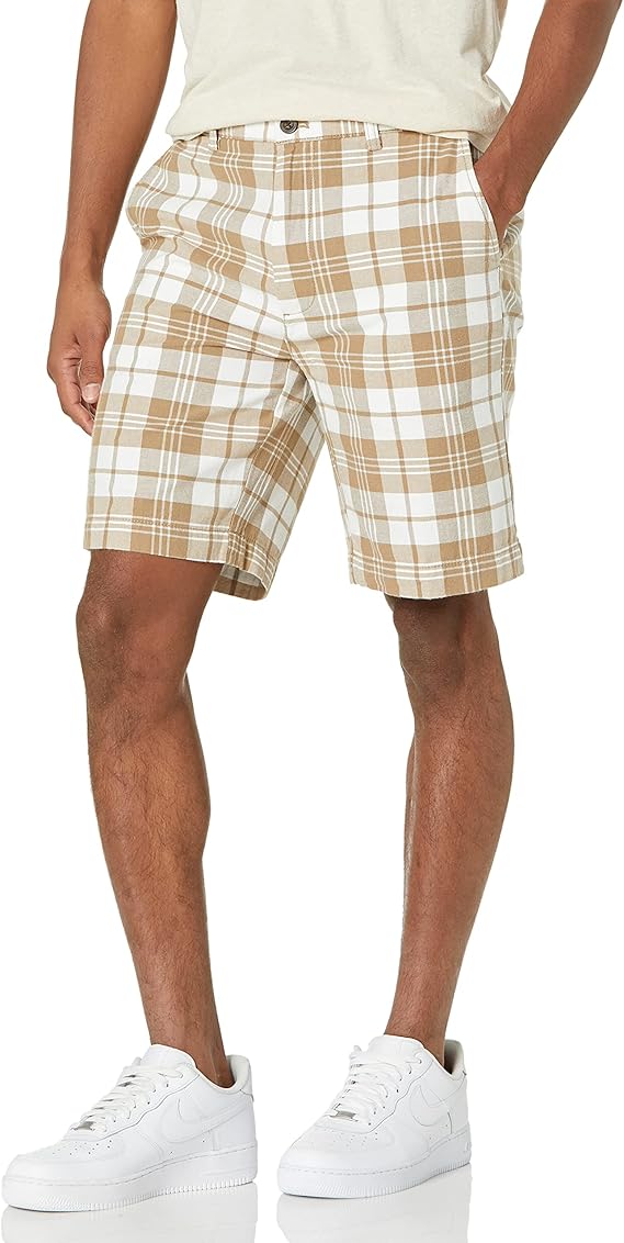 Amazon Essentials Men's Classic-Fit 9" Chino Shorts